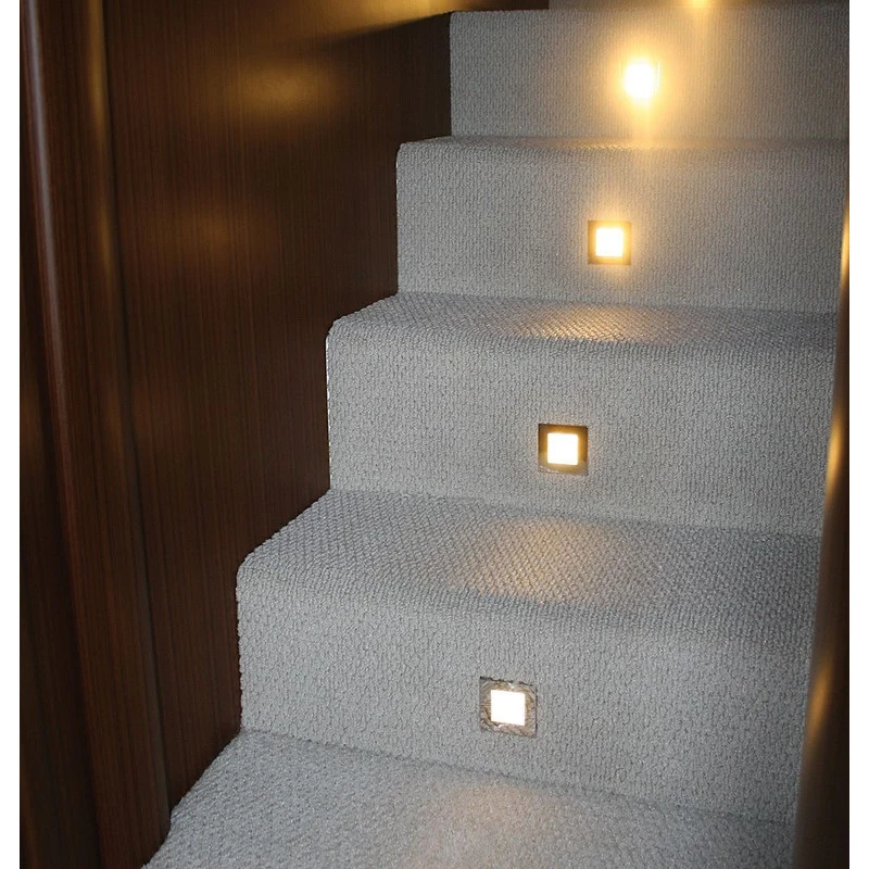 Hella Luce Di Cortesia A LED Quadrata – Luce Rossa E Finitura Bianca 6 Hella Luce Di Cortesia A LED Quadrata – Luce Rossa E Finitura Bianca - immagine 4